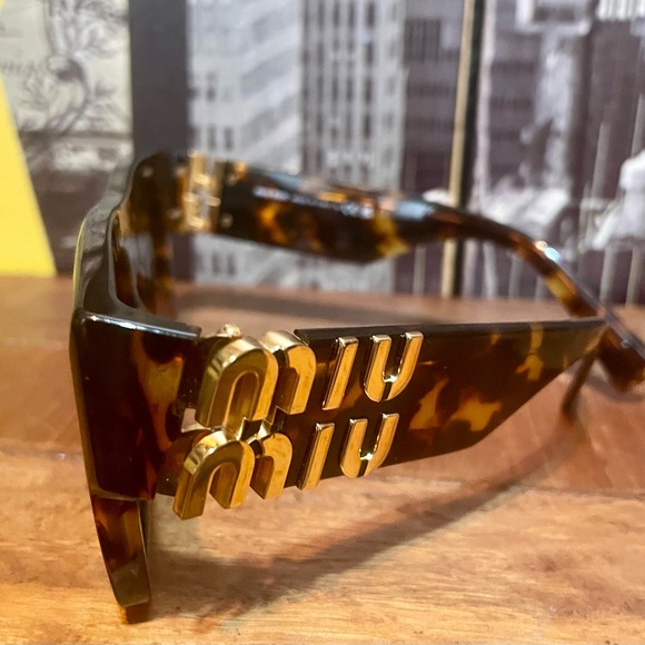 Authentic Miu Miu 10ws 55 Tortoiseshell Sunglasses For Women.New! - Picture 2 of 5